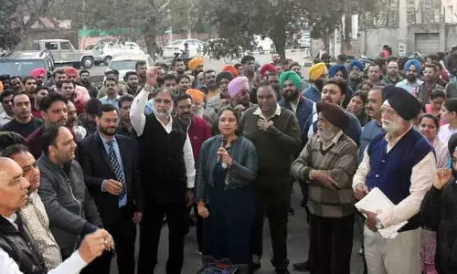 Ludhiana: बैंक यूनियनों ने किया प्रदर्शन, 24 और 25 मार्च को हड़ताल पर रहेंगे Ludhiana: बैंक यूनियनों ने किया प्रदर्शन, 24 और 25 मार्च को हड़ताल पर रहेंगे