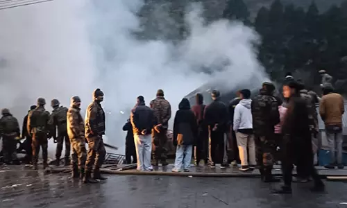 Arunachal: पश्चिमी कामेंग में भीषण आग, आग पर काबू पाने के लिए सेना आगे आई