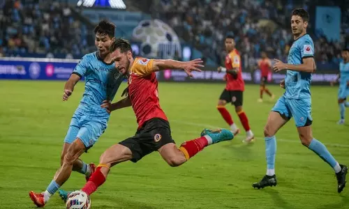 ISL: ईस्ट बंगाल एफसी, मोहम्मडन एससी के बीच अंकों और सम्मान के लिए मुकाबला ISL: ईस्ट बंगाल एफसी, मोहम्मडन एससी के बीच अंकों और सम्मान के लिए मुकाबला