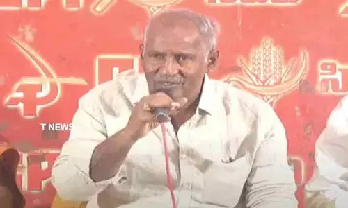 CPI के राज्य सचिव संबाशिव राव ने वादे पूरे न करने के लिए कांग्रेस की आलोचना की CPI के राज्य सचिव संबाशिव राव ने वादे पूरे न करने के लिए कांग्रेस की आलोचना की