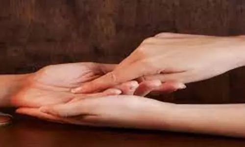 Palmistry : भाग्यशाली होते है जिनकी हथेली पर होती हैं ये रेखाएं