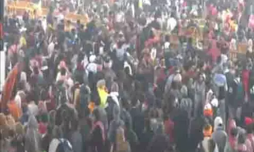 MahaKumbh: दोपहर 2:00 बजे तक 9.21 मिलियन से अधिक श्रद्धालुओं ने संगम में लगाई डुबकी