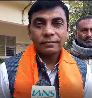 ट्रिपल इंजन की सरकार में तेजी से होंगे काम : पार्षद धर्मवीर सिंह ट्रिपल इंजन की सरकार में तेजी से होंगे काम : पार्षद धर्मवीर सिंह
