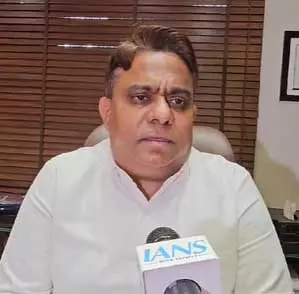 सिर्फ विपक्षियों की ही जांच क्यों?, केजरीवाल के आधिकारिक आवास की जांच के आदेश पर सपा विधायक ने किया सवाल सिर्फ विपक्षियों की ही जांच क्यों?, केजरीवाल के आधिकारिक आवास की जांच के आदेश पर सपा विधायक ने किया सवाल