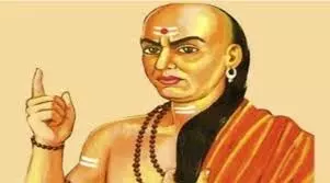 Chanakya Niti : इन बातों पर शर्मिंदा होना मतलब अपना भाग्य खुद बर्बाद करना Chanakya Niti : इन बातों पर शर्मिंदा होना मतलब अपना भाग्य खुद बर्बाद करना