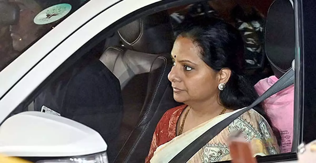 Telangana: एमएलसी कविता ने बीआरएस कार्यकर्ताओं की गिरफ्तारी को लेकर कांग्रेस की आलोचना की Telangana: एमएलसी कविता ने बीआरएस कार्यकर्ताओं की गिरफ्तारी को लेकर कांग्रेस की आलोचना की