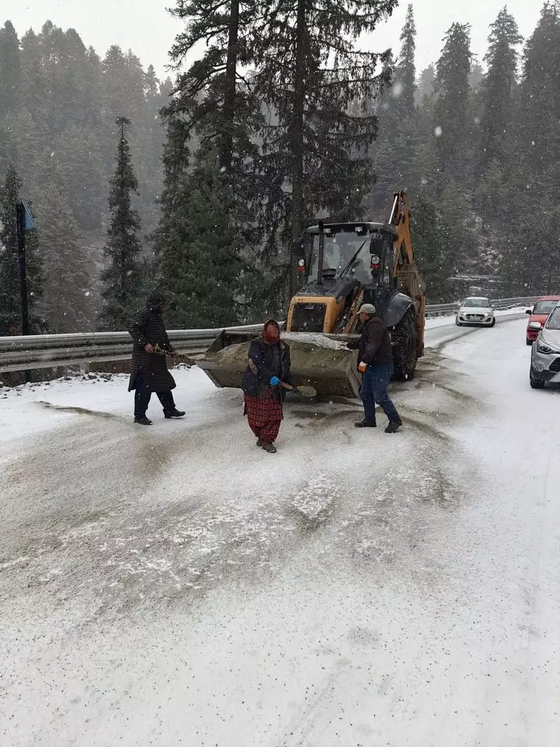 Himachal: 18 फरवरी से ताजा बर्फबारी और बारिश की संभावना Himachal: 18 फरवरी से ताजा बर्फबारी और बारिश की संभावना