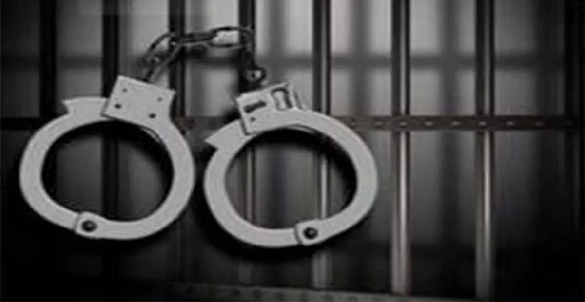 Tamil Nadu: पोलाची के निकट बलात्कार के आरोप में तीन नाबालिग और एक युवक गिरफ्तार Tamil Nadu: पोलाची के निकट बलात्कार के आरोप में तीन नाबालिग और एक युवक गिरफ्तार