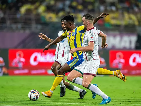 ISL: मोहन बागान सुपर जायंट ने केरला ब्लास्टर्स को 3-0 से हराया ISL: मोहन बागान सुपर जायंट ने केरला ब्लास्टर्स को 3-0 से हराया