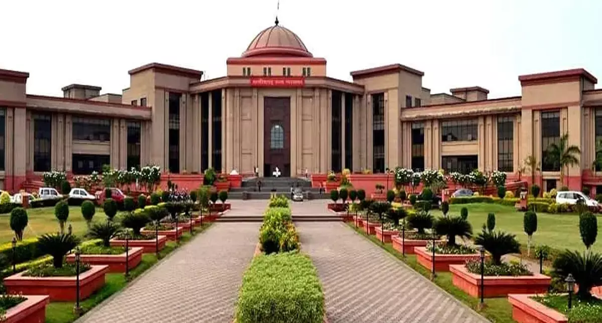 सास और ससुर के साथ नहीं रहना चाहती बहू, हाईकोर्ट ने इस हरकत को बताया क्रूरता सास और ससुर के साथ नहीं रहना चाहती बहू, हाईकोर्ट ने इस हरकत को बताया क्रूरता