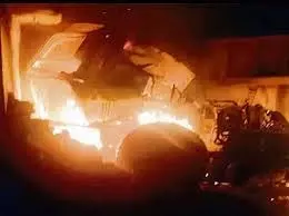 Haryana: डिवाइडर से टकराने के बाद कार में लगी आग, जिंदा जला इंजीनियर Haryana: डिवाइडर से टकराने के बाद कार में लगी आग, जिंदा जला इंजीनियर