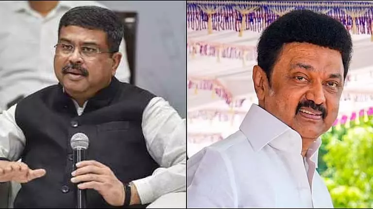 स्टालिन ने एनईपी पर केंद्रीय मंत्री धर्मेंद्र प्रधान के रुख को शिक्षा कोष पर ‘ब्लैकमेल’ बताया स्टालिन ने एनईपी पर केंद्रीय मंत्री धर्मेंद्र प्रधान के रुख को शिक्षा कोष पर ‘ब्लैकमेल’ बताया