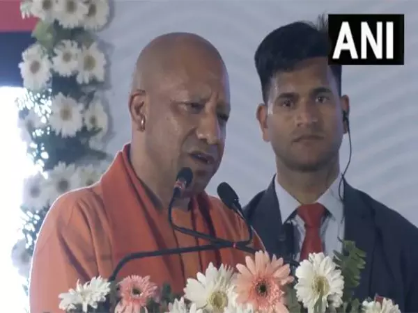 CM Yogi ने नई दिल्ली रेलवे स्टेशन पर मची भगदड़ में लोगों की मौत पर दुख जताया CM Yogi ने नई दिल्ली रेलवे स्टेशन पर मची भगदड़ में लोगों की मौत पर दुख जताया
