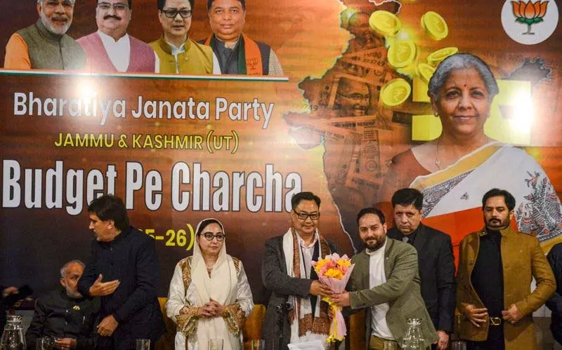 घाटी के व्यापार मंडल के प्रतिनिधिमंडल ने केंद्रीय मंत्री Rijiju से मुलाकात की घाटी के व्यापार मंडल के प्रतिनिधिमंडल ने केंद्रीय मंत्री Rijiju से मुलाकात की