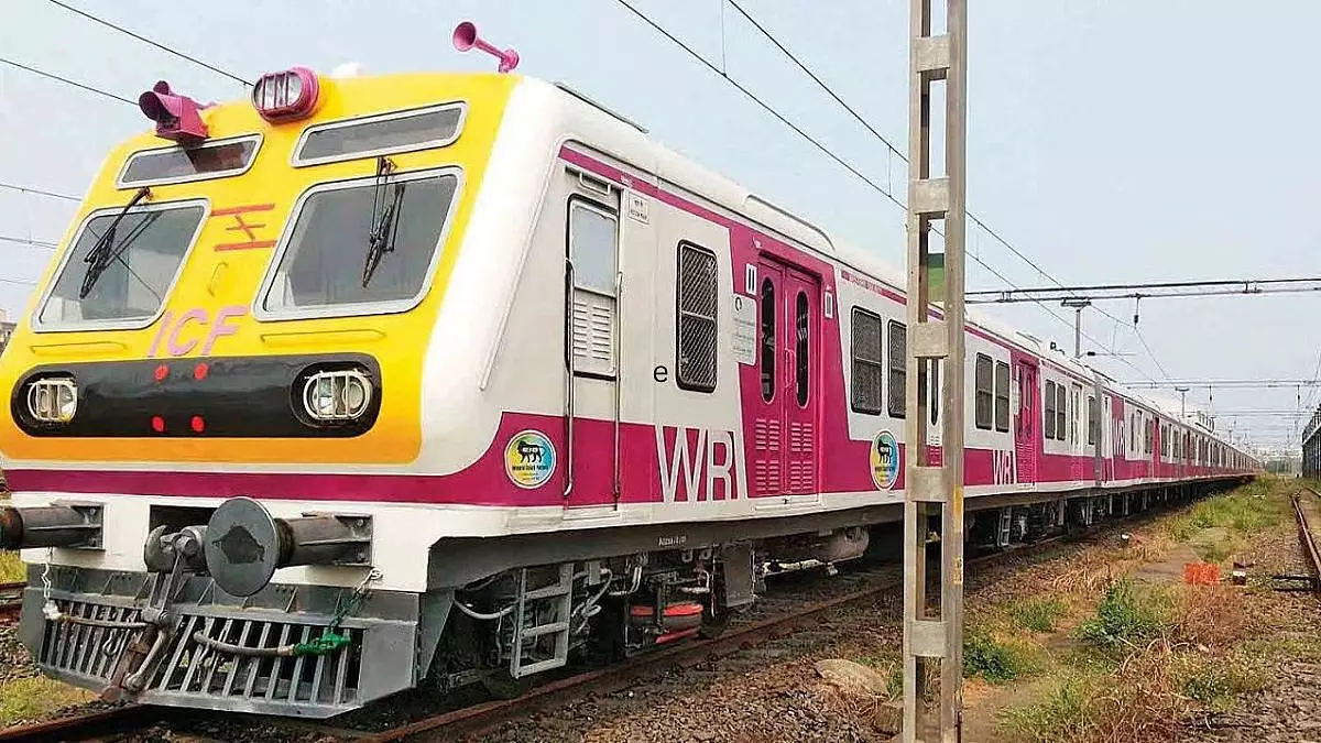 Maharashtra : पश्चिमी रेलवे स्थानीय ट्रेनों और रेलवे स्टेशनों पर एआई तकनीक सुरक्षा बढ़ाएगा Maharashtra : पश्चिमी रेलवे स्थानीय ट्रेनों और रेलवे स्टेशनों पर एआई तकनीक सुरक्षा बढ़ाएगा