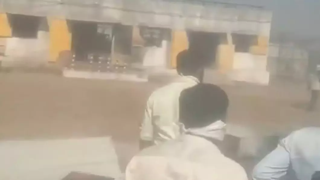 Maharashtra : नागपुर में पटाखा फैक्ट्री में विस्फोट, 2 की मौत Maharashtra : नागपुर में पटाखा फैक्ट्री में विस्फोट, 2 की मौत