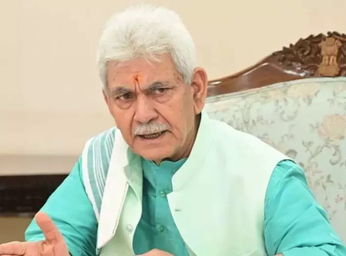 बीजेपी-अपनी पार्टी के नेताओं ने LG मनोज सिन्हा से मुलाकात की बीजेपी-अपनी पार्टी के नेताओं ने LG मनोज सिन्हा से मुलाकात की
