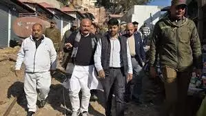 विधायक युद्धवीर सेठी-JMC कमिश्नर ने चल रहे विकास कार्यों का निरीक्षण किया विधायक युद्धवीर सेठी-JMC कमिश्नर ने चल रहे विकास कार्यों का निरीक्षण किया