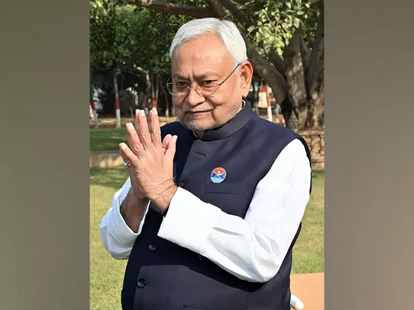 दिल्ली भगदड़: Nitish Kumar ने बिहार के मृतकों के परिजनों को 2-2 लाख रुपये की अनुग्रह राशि देने की घोषणा की दिल्ली भगदड़: Nitish Kumar ने बिहार के मृतकों के परिजनों को 2-2 लाख रुपये की अनुग्रह राशि देने की घोषणा की