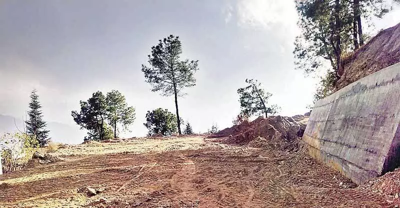 Himachal: दो साल से लटकी PHC की बिल्डिंग Himachal: दो साल से लटकी PHC की बिल्डिंग
