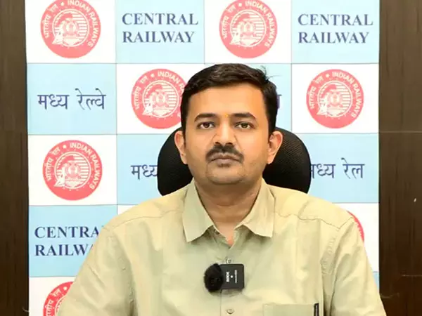 दिल्ली भगदड़: Kumbh Mela के लिए सेंट्रल रेलवे चलाएगा चार ट्रेनें दिल्ली भगदड़: Kumbh Mela के लिए सेंट्रल रेलवे चलाएगा चार ट्रेनें