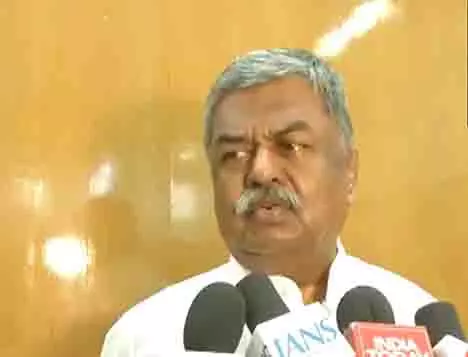 NDLS भगदड़: कांग्रेस के बीके हरिप्रसाद कहते हैं, रेलवे उदास में NDLS भगदड़: कांग्रेस के बीके हरिप्रसाद कहते हैं, रेलवे उदास में