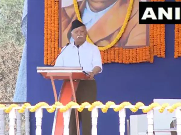 भारतीय समाज को आकार देने में हिंदू महत्वपूर्ण भूमिका निभाते हैं: RSS प्रमुख मोहन भागवत भारतीय समाज को आकार देने में हिंदू महत्वपूर्ण भूमिका निभाते हैं: RSS प्रमुख मोहन भागवत