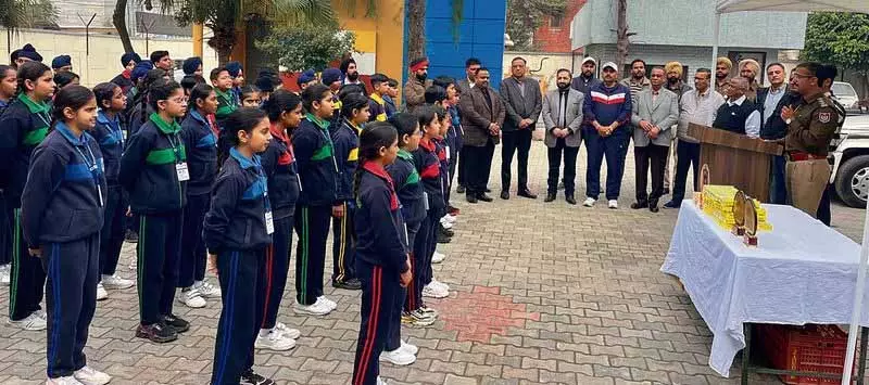 Ludhiana: छात्रों ने नशीली दवाओं के दुरुपयोग के खिलाफ रैली निकाली Ludhiana: छात्रों ने नशीली दवाओं के दुरुपयोग के खिलाफ रैली निकाली