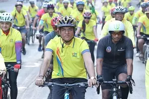 खेल मंत्री ने Mumbai में फिट इंडिया संडे ऑन साइकिल का नेतृत्व किया, मोटापे से लड़ने के लिए प्रधानमंत्री के संदेश का प्रचार किया खेल मंत्री ने Mumbai में फिट इंडिया संडे ऑन साइकिल का नेतृत्व किया, मोटापे से लड़ने के लिए प्रधानमंत्री के संदेश का प्रचार किया
