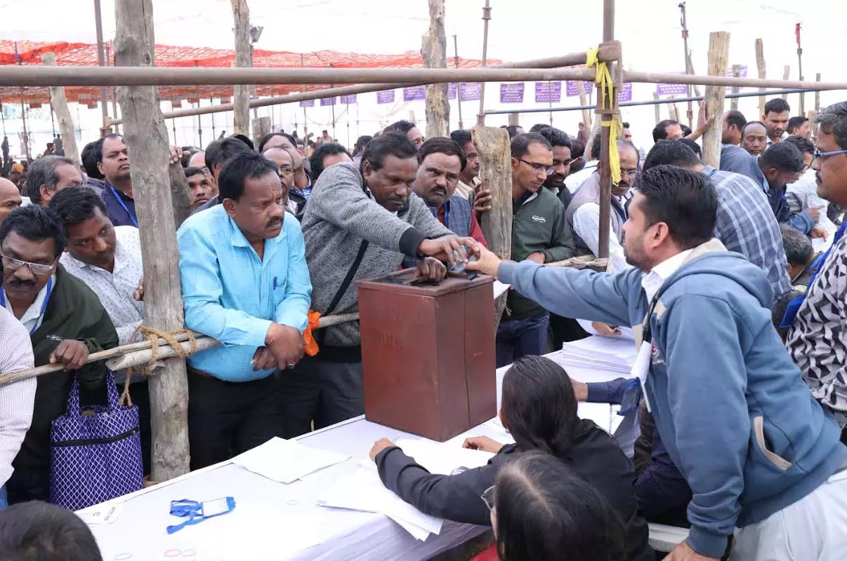 बैलेट पेपर से होगा चुनाव, अलग-अलग रंगों के होंगे मतपत्र बैलेट पेपर से होगा चुनाव, अलग-अलग रंगों के होंगे मतपत्र