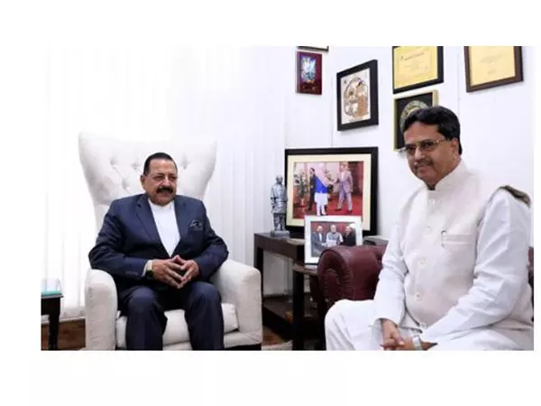 त्रिपुरा के CM माणिक साहा ने केंद्रीय मंत्री जितेंद्र सिंह से मुलाकात की त्रिपुरा के CM माणिक साहा ने केंद्रीय मंत्री जितेंद्र सिंह से मुलाकात की