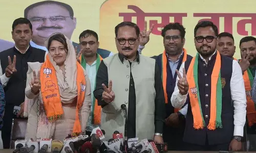 महापौर चुनाव से पहले आप के 3 पार्षद और पूर्व नेता भाजपा में शामिल