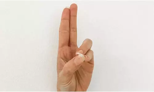 Yoga Tips:  उंगलियों में दर्द से राहत पाने के लिए करें ये व्यायाम और योगासन