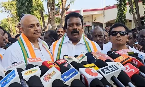 स्कूली छात्रों के लिए मासिक परामर्श: Selvaperunthagai स्कूली छात्रों के लिए मासिक परामर्श: Selvaperunthagai