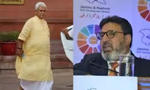 अल्ताफ बुखारी ने जम्मू में एलजी मनोज सिन्हा से मुलाकात की