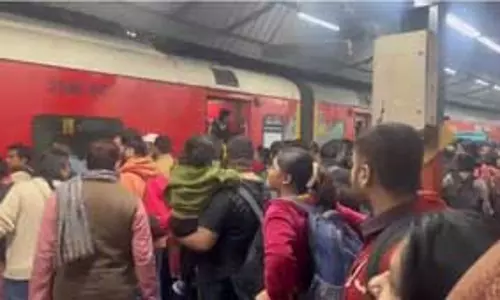 नई दिल्ली स्टेशन पर भगदड़ मामले में मुआवजे का ऐलान, चलाई गई विशेष ट्रेनें नई दिल्ली स्टेशन पर भगदड़ मामले में मुआवजे का ऐलान, चलाई गई विशेष ट्रेनें