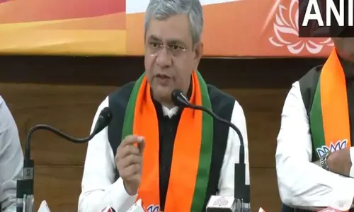 नई दिल्ली रेलवे स्टेशन पर स्थिति नियंत्रण में, भगदड़ के बाद Ashwini Vaishnav ने कहा