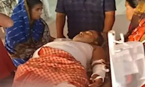 Odisha: जल संसाधन विभाग का कर्मचारी 33 केवी तार के संपर्क में आया, अस्पताल में भर्ती Odisha: जल संसाधन विभाग का कर्मचारी 33 केवी तार के संपर्क में आया, अस्पताल में भर्ती