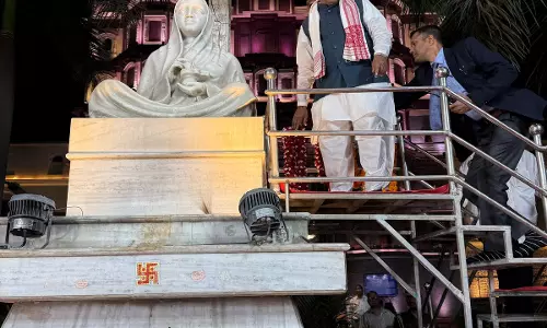 Jaipur: राज्यपाल बागडे इंदौर में अहिल्याबाई होलकर की प्रतिमा पर माल्यार्पण किया Jaipur: राज्यपाल बागडे इंदौर में अहिल्याबाई होलकर की प्रतिमा पर माल्यार्पण किया