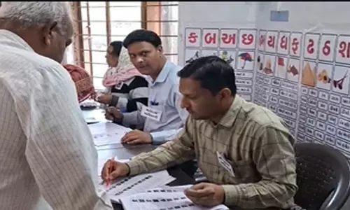 गुजरात में महानगरपालिका, नगर पालिका और पंचायत चुनाव के लिए मतदान जारी
