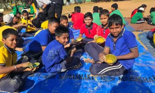 उन्मुक्त ने पर्यावरण-अनुकूल होली कार्यशाला की मेजबानी की उन्मुक्त ने पर्यावरण-अनुकूल होली कार्यशाला की मेजबानी की