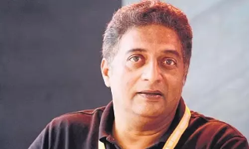 राजनीति को धार्मिक प्रथाओं के साथ मिलाने से कोई हिंदू नहीं बन जाता: Actor Prakash Raj राजनीति को धार्मिक प्रथाओं के साथ मिलाने से कोई हिंदू नहीं बन जाता: Actor Prakash Raj