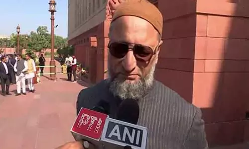 नई दिल्ली रेलवे स्टेशन भगदड़: Asaduddin Owaisi ने पीड़ित परिवार के सदस्यों के प्रति संवेदना व्यक्त की