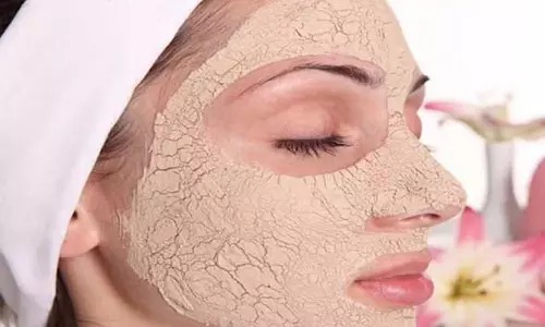 Beauty Tips: अगर आपकी त्वचा में नमी की कमी है, तो चेहरे पर लगाएं दही से बने ये फेस पैक