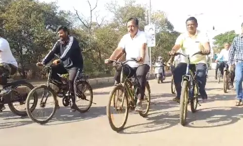 साइकिलिस्ट ग्लोबल वारियर आंदोलन में शामिल हुए सांसद विजय बघेल साइकिलिस्ट ग्लोबल वारियर आंदोलन में शामिल हुए सांसद विजय बघेल