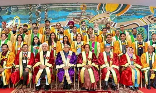 Dhankhar ने विश्वविद्यालय दीक्षांत समारोह में युवाओं से राष्ट्रीय हित को प्राथमिकता देने का आग्रह किया