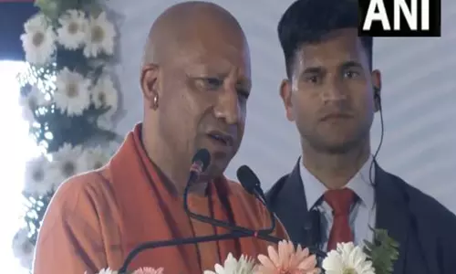 CM Yogi ने नई दिल्ली रेलवे स्टेशन पर मची भगदड़ में लोगों की मौत पर दुख जताया