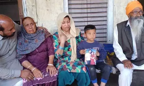 Punjab: पैसे जुटाने के लिए गिरवी रखे आभूषण और घर