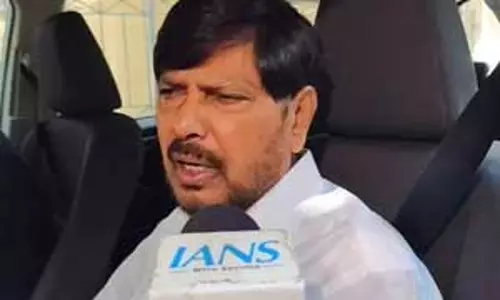 नई दिल्ली स्टेशन की घटना का रेलवे ने लिया संज्ञान, दोषियों पर होगी कड़ी कार्रवाई : रामदास आठवले नई दिल्ली स्टेशन की घटना का रेलवे ने लिया संज्ञान, दोषियों पर होगी कड़ी कार्रवाई : रामदास आठवले