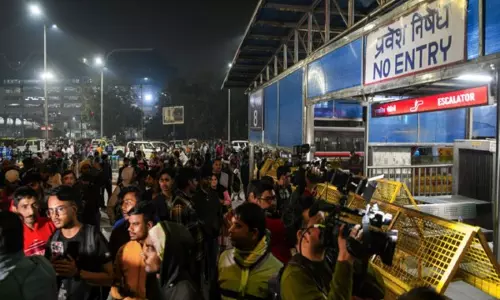 NDLS भगदड़: प्रयागराज जाने वाली दो ट्रेनों को लेकर भ्रम, देरी से अफरा-तफरी मची, पुलिस ने कहा